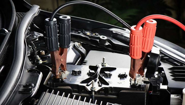 Come testare la batteria auto e controllare la sua carica - Foto 5 di 8
