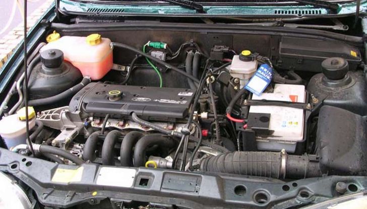 Come testare la batteria auto e controllare la sua carica - Foto 8 di 8