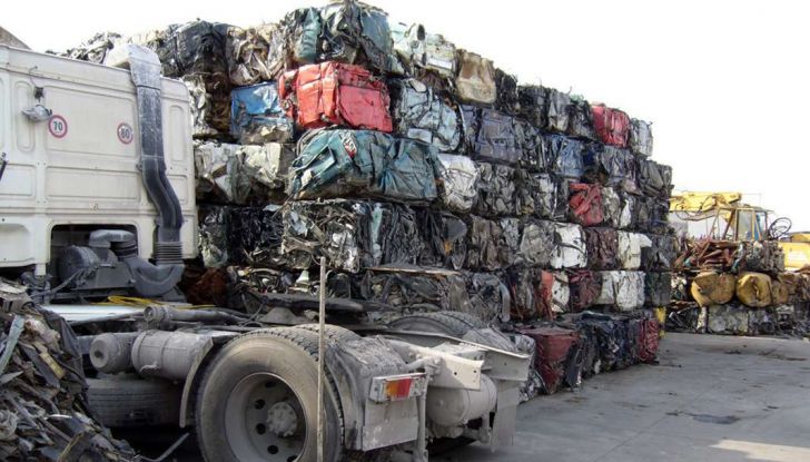 Demolire un’auto: cosa fare e come comportarsi - Foto 7 di 11