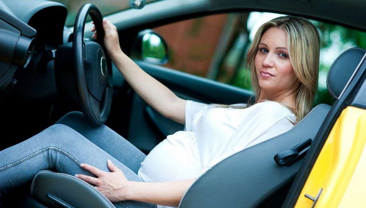 Cintura di sicurezza in gravidanza: le regole e i consigli 