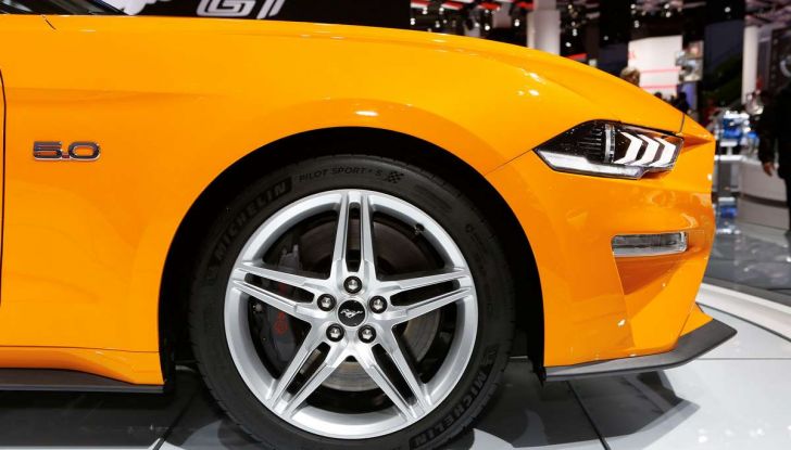 Ford Mustang Facelift 2017 - Foto 9 di 12