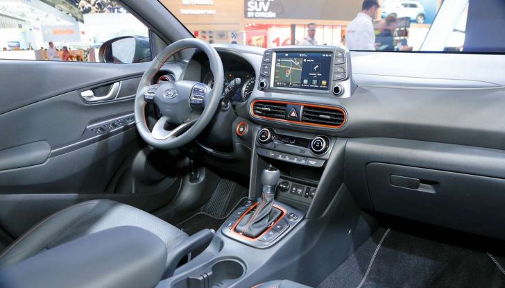 Hyundai Kona, dettagli e caratteristiche del nuovo SUV - Foto 18 di 20