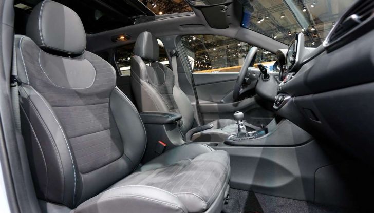 Hyundai i30 N, compatta sportiva da 275 cavalli - Foto 9 di 17