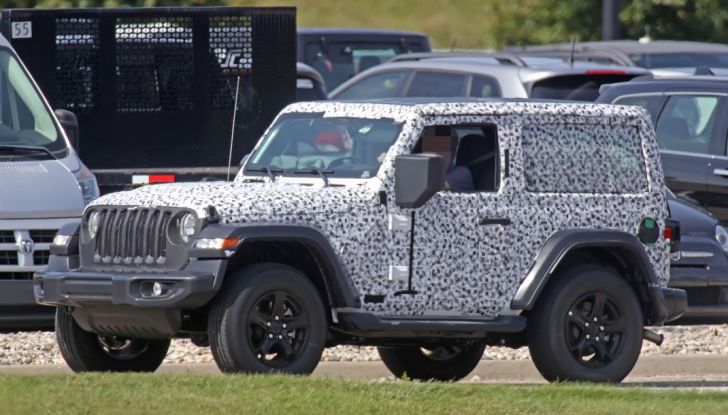 Jeep Wrangler, la nuova generazione sorpresa durante i collaudi - Foto 8 di 21