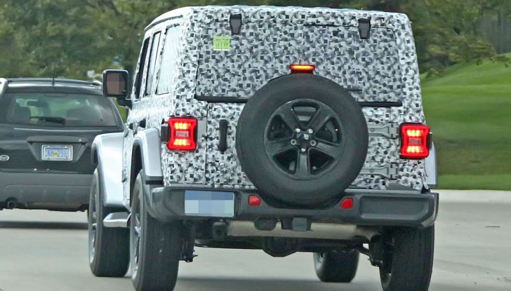 Jeep Wrangler MY2018, prime immagini spia - Foto 10 di 22