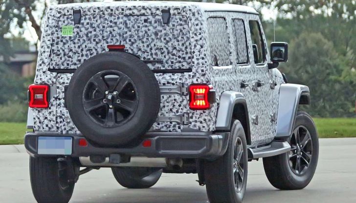 Jeep Wrangler MY2018, prime immagini spia - Foto 13 di 22