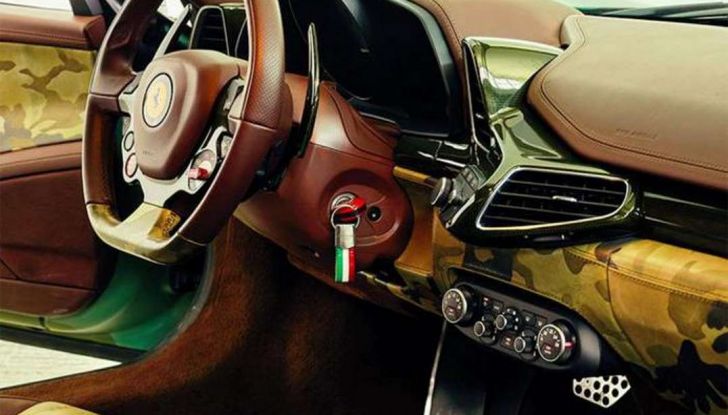 La Ferrari 458 Italia Army di Lapo Elkann battuta all’asta - Foto 3 di 9