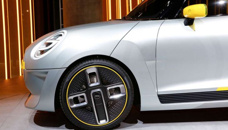 MINI Electric Concept per anticipare il 2019 al Salone di Francoforte - Foto 21 di 24