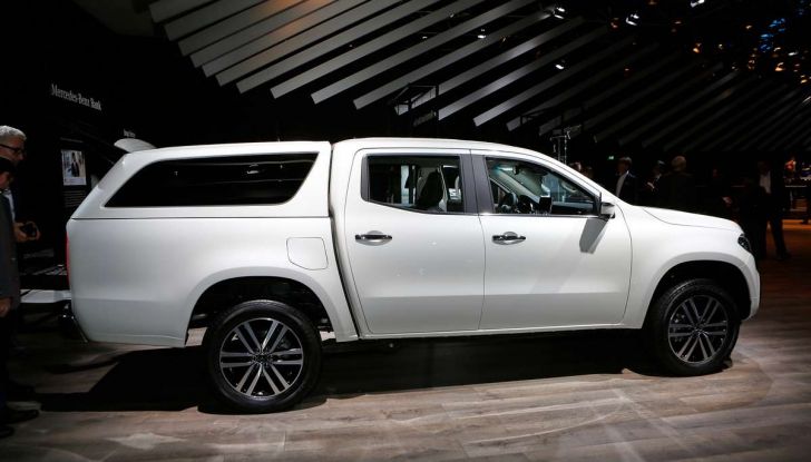 Mercedes Classe X, dettagli e informazioni del nuovo pick-up tedesco - Foto 19 di 21