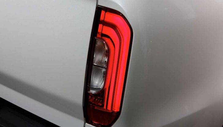 Mercedes Classe X, dettagli e informazioni del nuovo pick-up tedesco - Foto 12 di 21