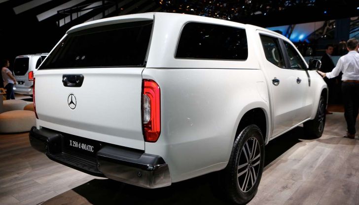 Mercedes Classe X, dettagli e informazioni del nuovo pick-up tedesco - Foto 13 di 21