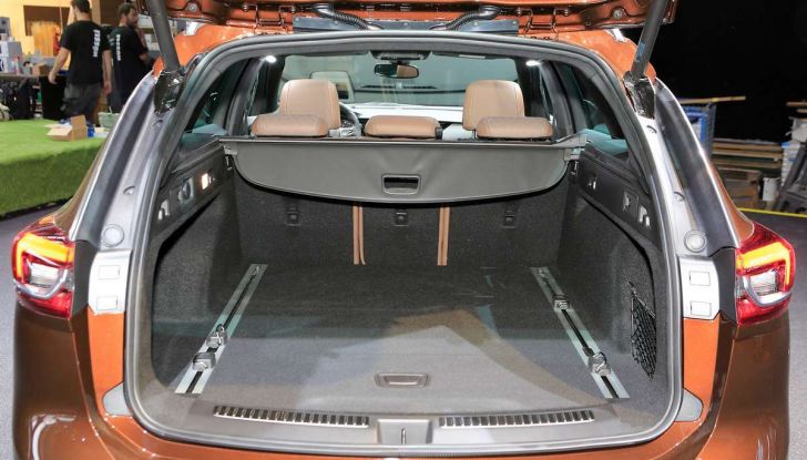 Opel Insignia Country Tourer, la versione per tutti i terreni - Foto 8 di 13