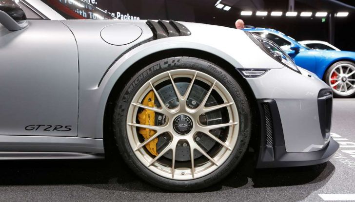 Porsche 911 GT2 RS - Foto 4 di 10