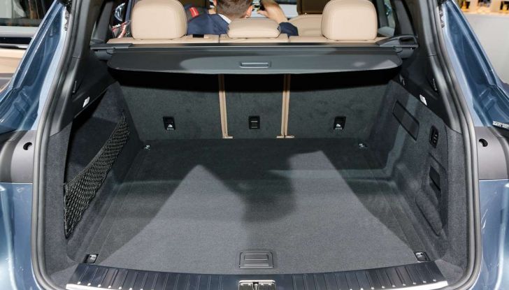 Nuova Porsche Cayenne, arriva la terza generazione del SUV tedesco - Foto 9 di 13