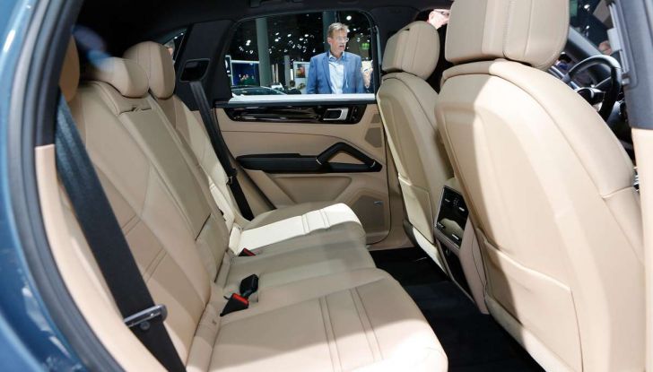 Nuova Porsche Cayenne, arriva la terza generazione del SUV tedesco - Foto 11 di 13