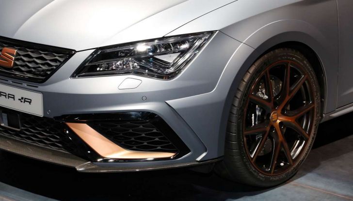 SEAT Leon Cupra R da 310CV: trionfo di rame e carbonio - Foto 7 di 10