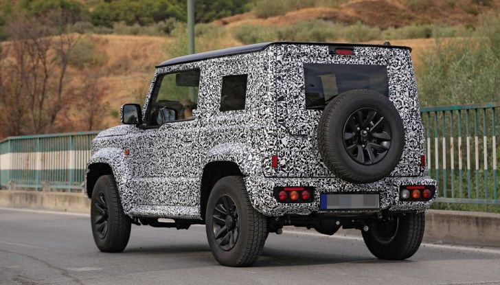 Suzuki Jimny 2018 prime foto spia della nuova generazione - Foto 17 di 19