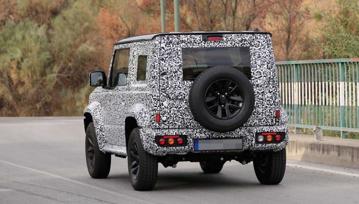 Suzuki Jimny 2018 prime foto spia della nuova generazione - Foto 18 di 19