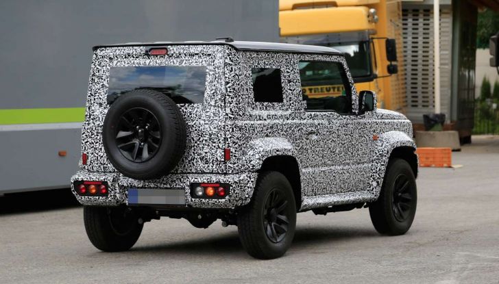 Suzuki Jimny 2018 prime foto spia della nuova generazione - Foto 19 di 19
