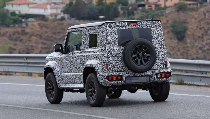 Suzuki Jimny 2018 prime foto spia della nuova generazione - Foto 11 di 19