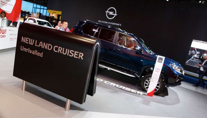 Toyota Land Cruiser 2018: il SUV body-on-frame per tutti i terreni - Foto 6 di 15