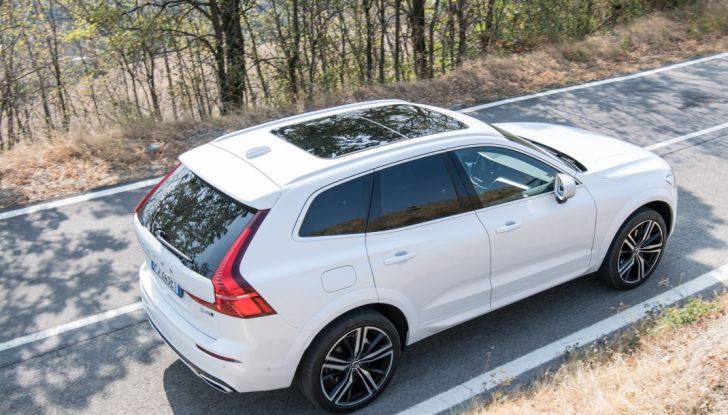 Volvo XC60 2017: Prova su strada, opinioni e prezzi del SUV svedese - Foto 23 di 35