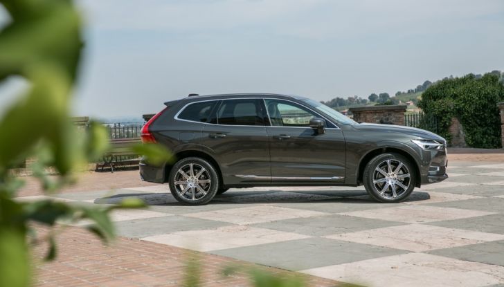 Volvo XC60 2017: Prova su strada, opinioni e prezzi del SUV svedese - Foto 26 di 35