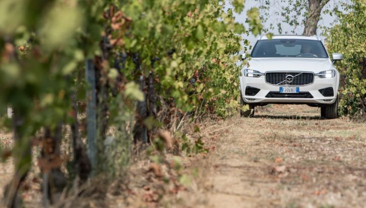 Volvo XC60 2017: Prova su strada, opinioni e prezzi del SUV svedese - Foto 14 di 35