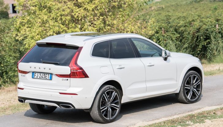 Volvo XC60 2017: Prova su strada, opinioni e prezzi del SUV svedese - Foto 15 di 35