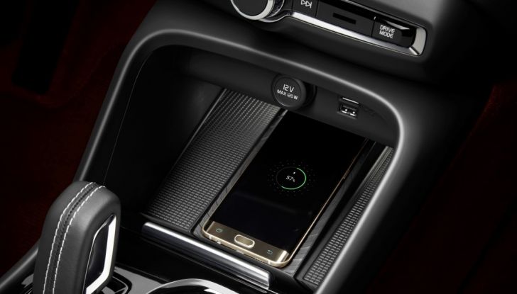 Volvo XC40 2018, arriva il crossover compatto del marchio svedese - Foto 23 di 28