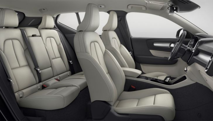 Volvo XC40 2018, arriva il crossover compatto del marchio svedese - Foto 11 di 28