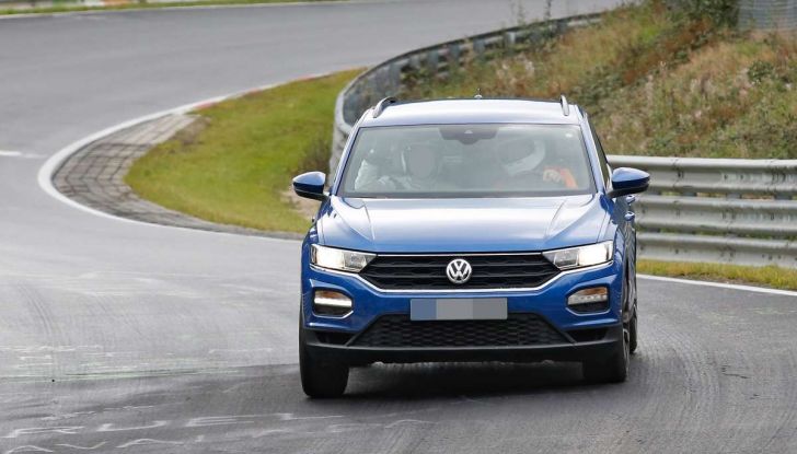 Volkswagen T-Roc R, la versione sportiva del SUV compatto - Foto 9 di 11