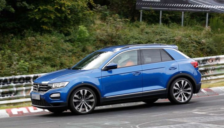 Volkswagen T-Roc R, la versione sportiva del SUV compatto - Foto 7 di 11