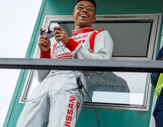 La Nissan GT-R si guida con la Playstation 4 - Foto 18 di 19