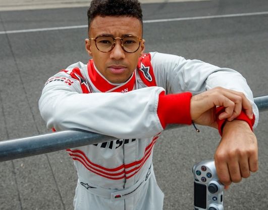 La Nissan GT-R si guida con la Playstation 4 - Foto 19 di 19