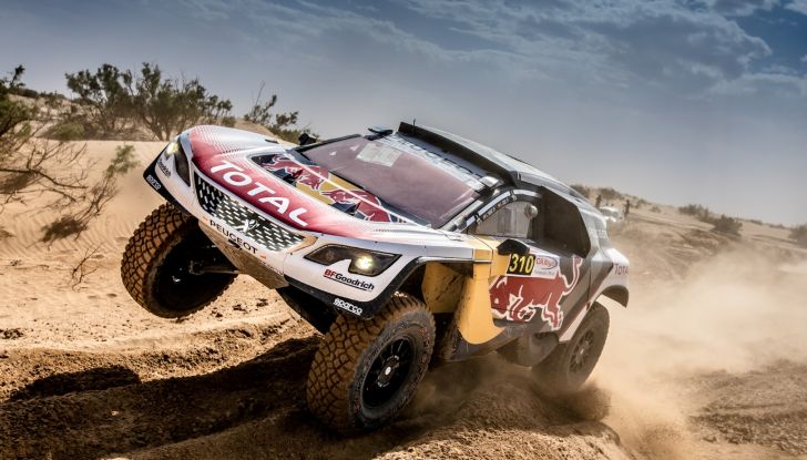 Rally del Marocco- Doppio podio Peugeot 3008DKR con Sainz e Loeb - Foto 1 di 3