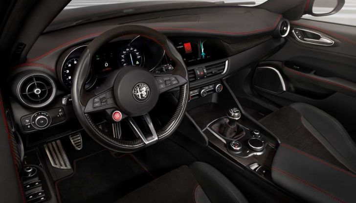 Alfa Romeo, la stampa USA celebra la crescita del marchio - Foto 11 di 18