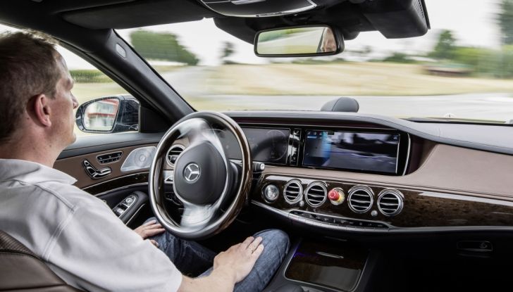 Auto a guida assistita e autonoma, cosa sono Autopilot e i livelli 1, 2, 3, 4 e 5 - Foto 6 di 10
