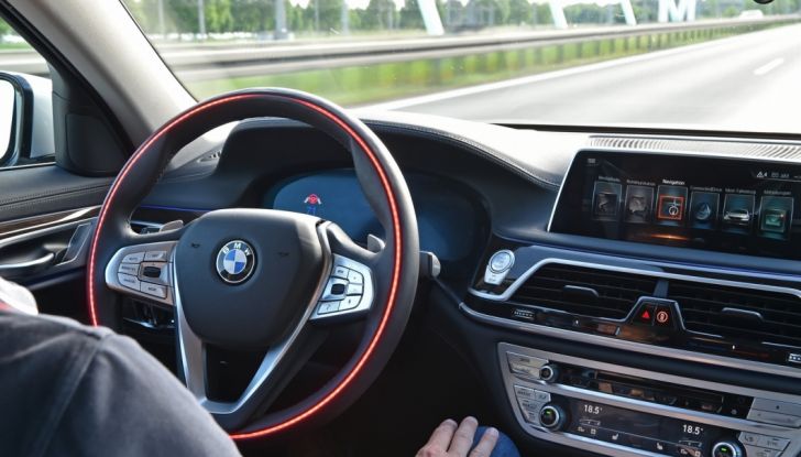 Auto a guida assistita e autonoma, cosa sono Autopilot e i livelli 1, 2, 3, 4 e 5 - Foto 10 di 10