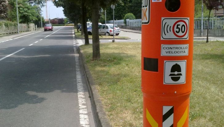 Autovelox, la multa non è valida se la strada è senza banchina - Foto 1 di 7