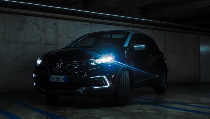 Prova su strada Renault Captur 2017: il crossover agile e spigliato - Foto 4 di 37