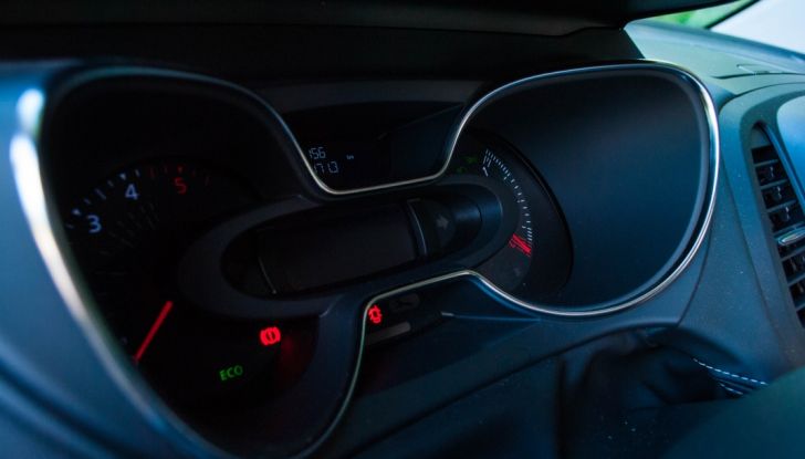 Prova su strada Renault Captur 2017: il crossover agile e spigliato - Foto 15 di 37