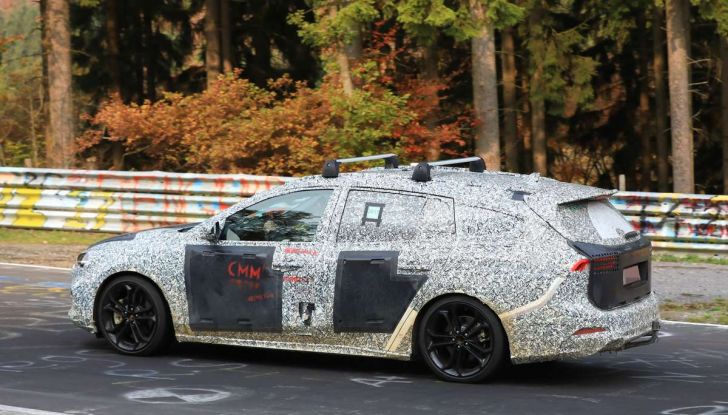 Ford Focus Station Wagon 2018, ultimi test drive in vista del debutto - Foto 15 di 16