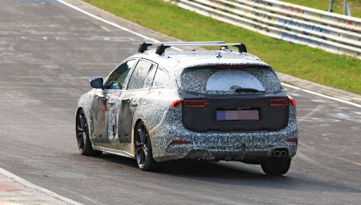 Ford Focus Station Wagon 2018, ultimi test drive in vista del debutto - Foto 9 di 16