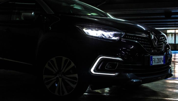 Prova su strada Renault Captur 2017: il crossover agile e spigliato - Foto 24 di 37