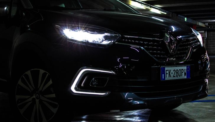 Prova su strada Renault Captur 2017: il crossover agile e spigliato - Foto 6 di 37