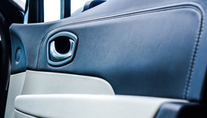 Prova su strada Renault Captur 2017: il crossover agile e spigliato - Foto 10 di 37