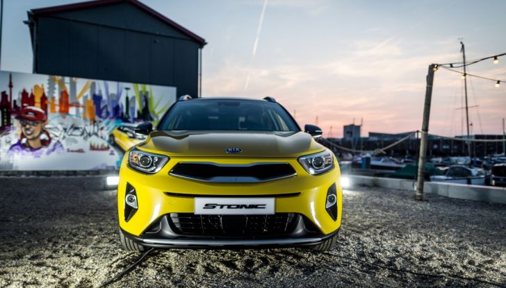 Kia Stonic: prova su strada, dotazioni e prezzi del crossover compatto - Foto 3 di 11