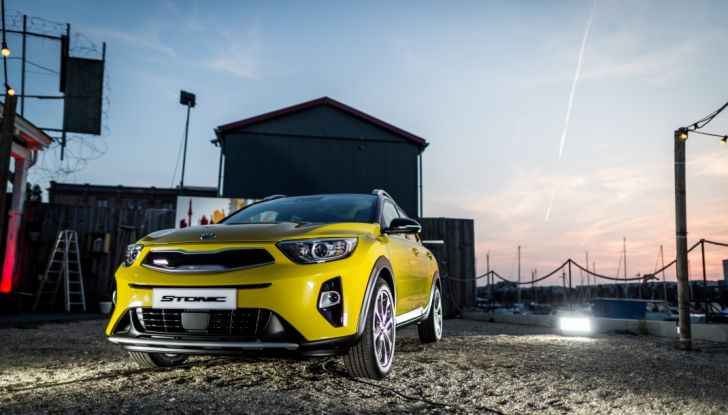 Kia Stonic: prova su strada, dotazioni e prezzi del crossover compatto - Foto 1 di 11
