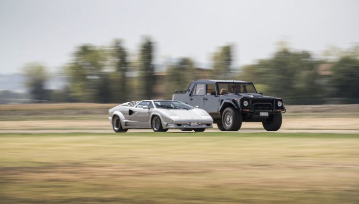 Il ritorno del Lamborghini LM002 in attesa del SUV Urus - Foto 26 di 27